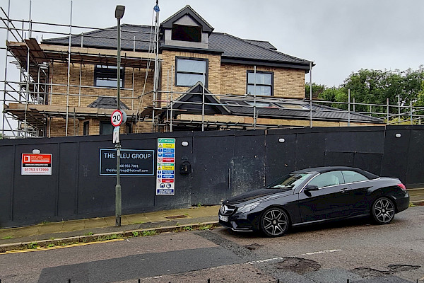 2 new spacious houses on a Wimbledon plot.
