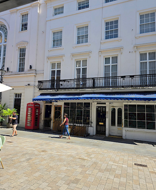 Motcomb Street
